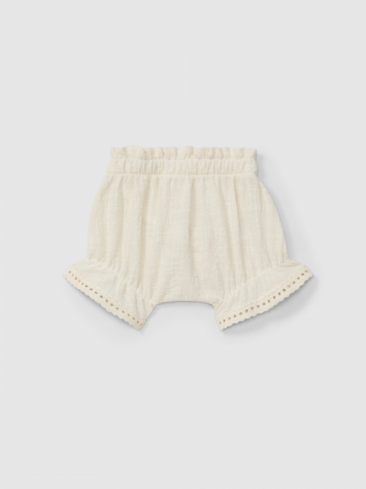 Conjunto de Blusa e Calções com bordado e detalhes em renda - Snug