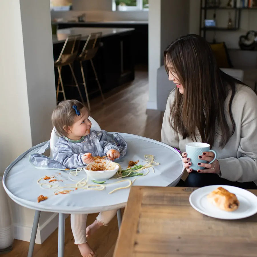 Tidy Tot - Kit Tabuleiro com Babete - Cinza Dove Grey