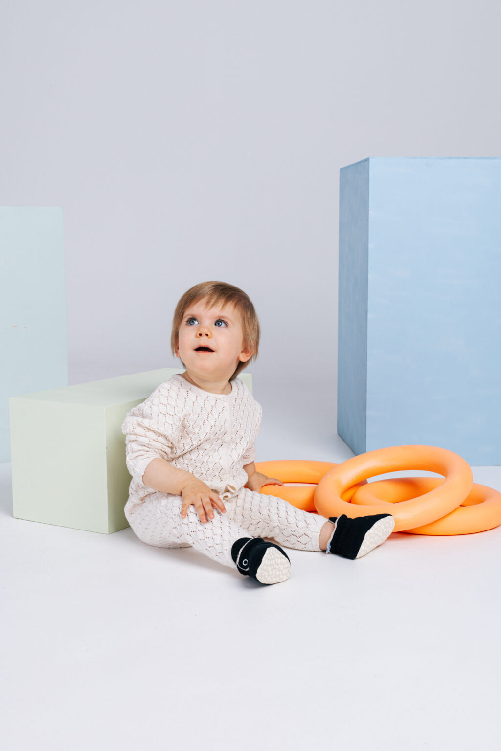 Baby Booties Fluffy Black Frosting (Inverno) - Zás Trás for Babies