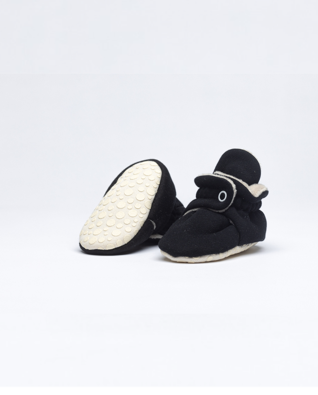 Baby Booties Fluffy Black Frosting (Inverno) - Zás Trás for Babies